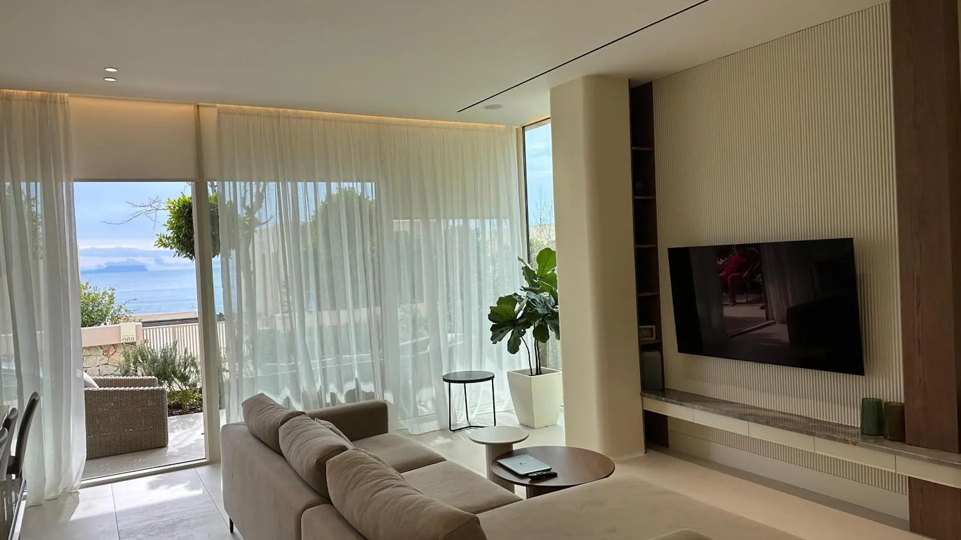 Villa Elodie, Green Coast, Palase